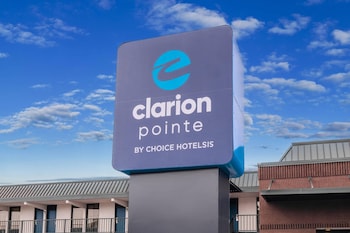 clarion pointe winston salem downtown