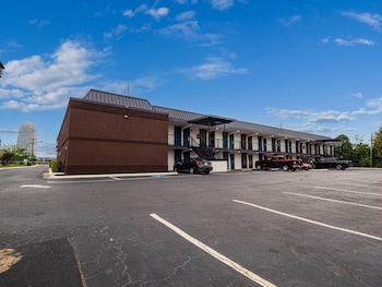 clarion pointe winston salem downtown