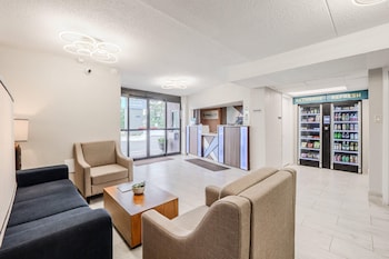 clarion pointe winston salem downtown