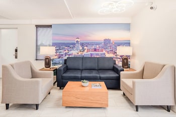 clarion pointe winston salem downtown