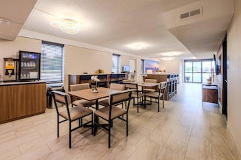clarion pointe winston salem downtown
