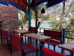 yes hotel by the ganges