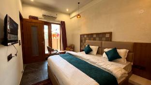 yes hotel by the ganges