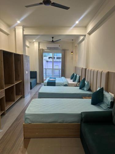 Yes Hotel By The Ganges,,3 star