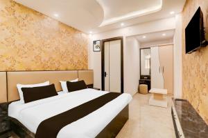 hotel o apple inn behind state bank of india