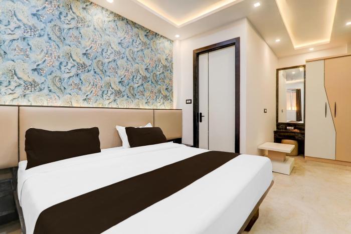 hotel o apple inn behind state bank of india