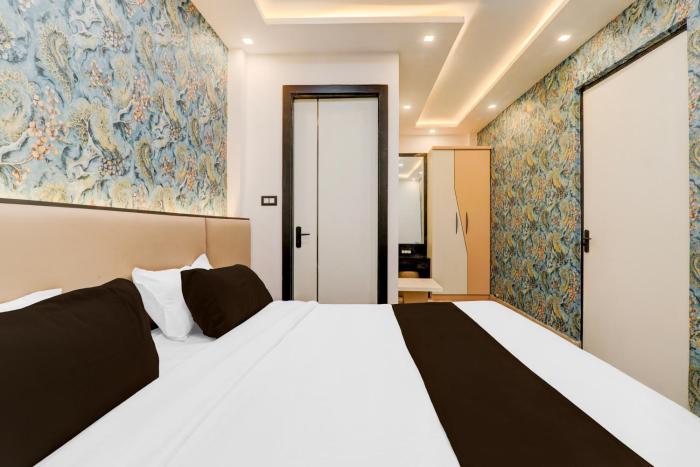 hotel o apple inn behind state bank of india