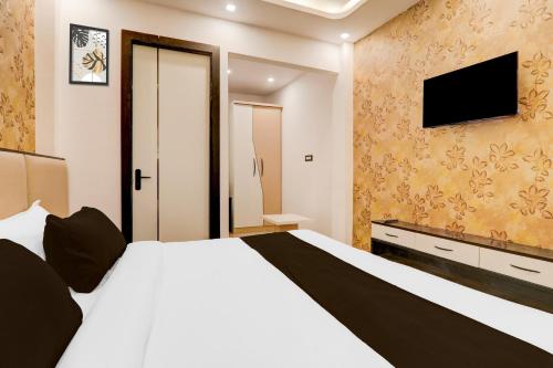 hotel o apple inn behind state bank of india