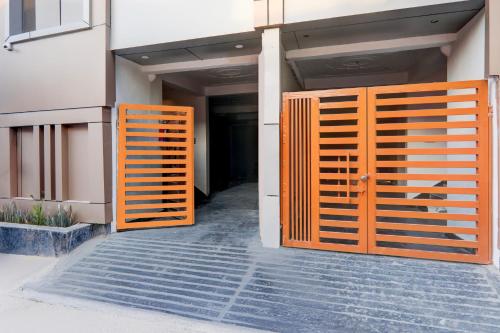 hotel o apple inn behind state bank of india