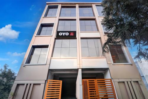 hotel o apple inn behind state bank of india