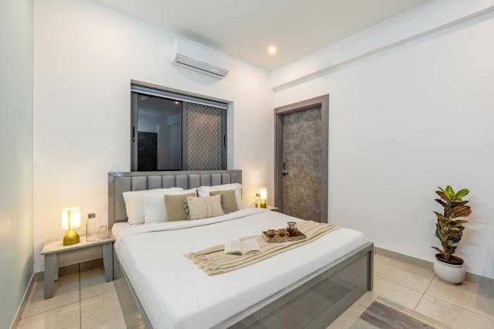 alaya stays balcony and hill view lake city heights