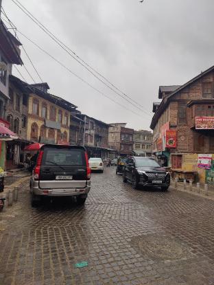 Hotel Sharjah Kashmir,,5 star