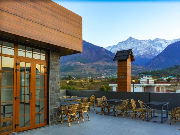 hill sides inn