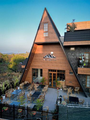 hill sides inn