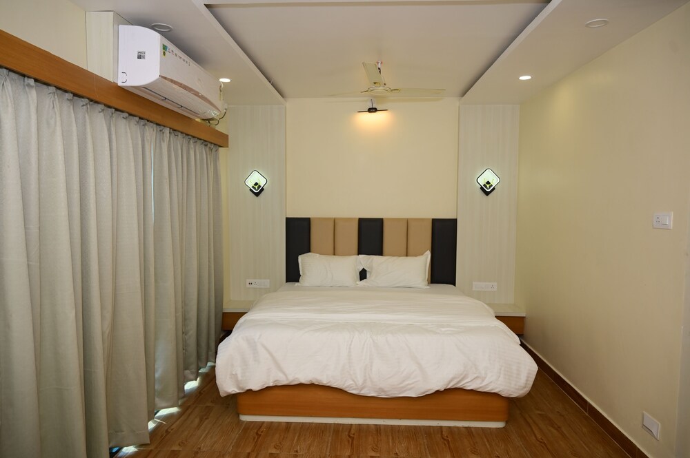 hotel beach comforts