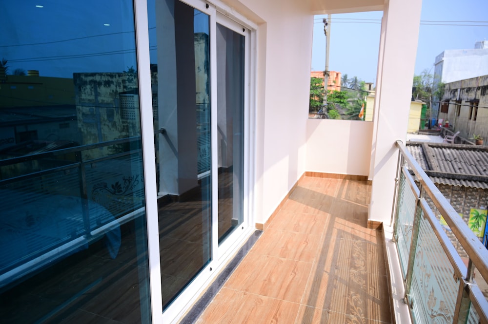 hotel beach comforts