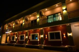 hotel beach comforts