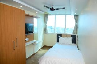 hotel beach comforts