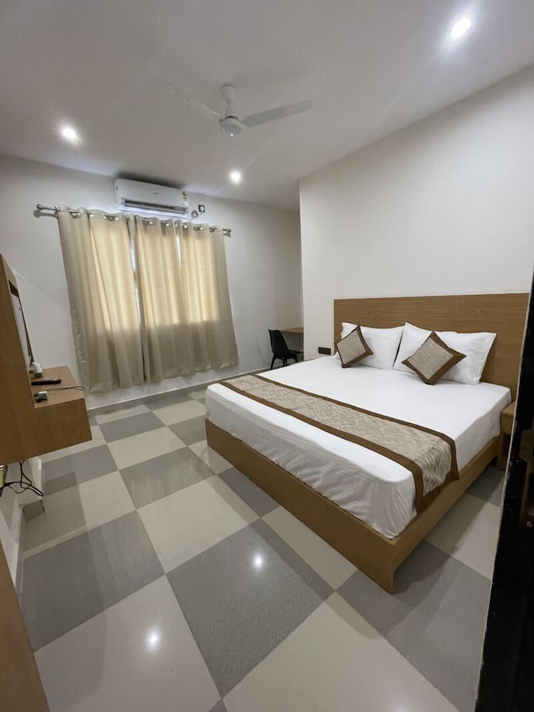 hotel srijan vrindavan