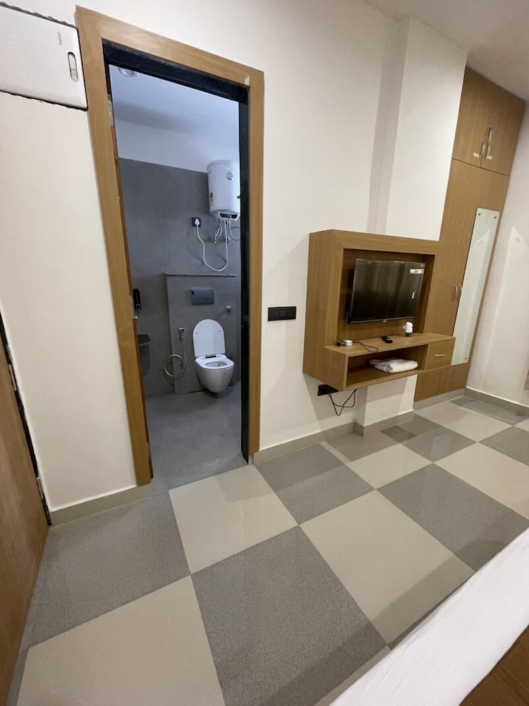 hotel srijan vrindavan