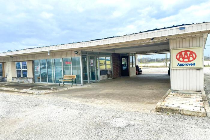 shamrock kings inn by oyo marked tree i 555