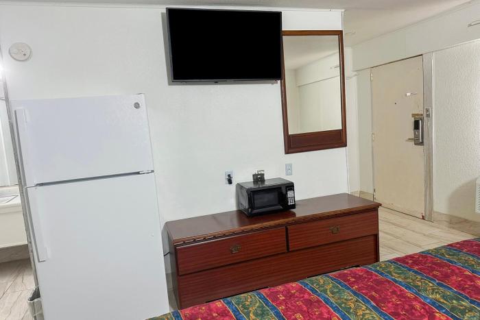 shamrock kings inn by oyo marked tree i 555