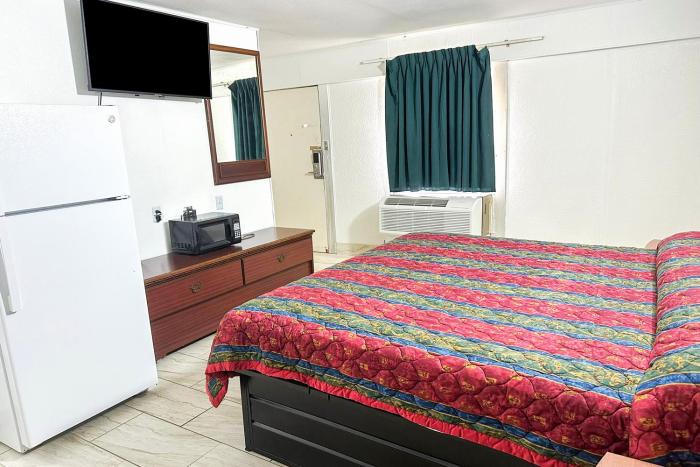 shamrock kings inn by oyo marked tree i 555
