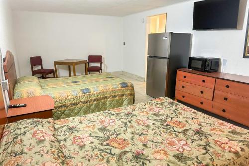 shamrock kings inn by oyo marked tree i 555