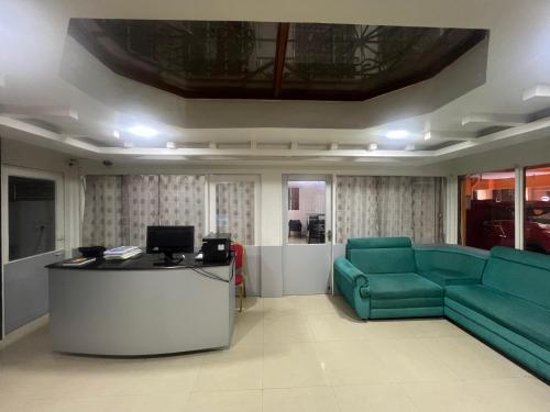 Le Ideal Suites,,3 star