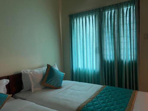 Le Ideal Suites,,3 star