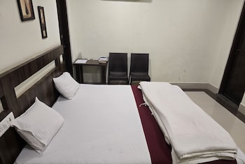 hotel devraj