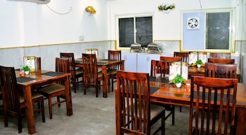 bh hotels aero suites airport road