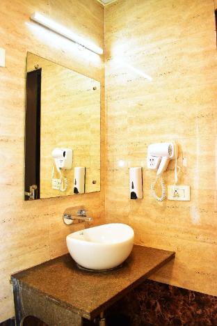 bh hotels aero suites airport road