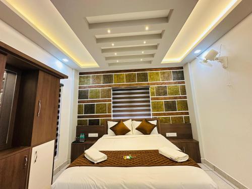 crystal winter arcade