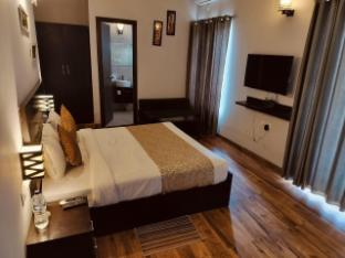 pearl suites at omex enternity