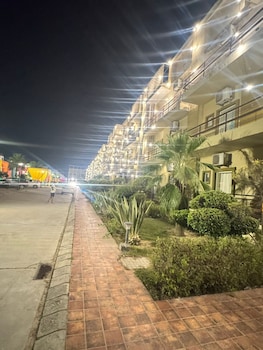 pearl suites at omex enternity