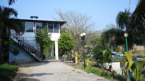 Badrika Farm's,,3 star