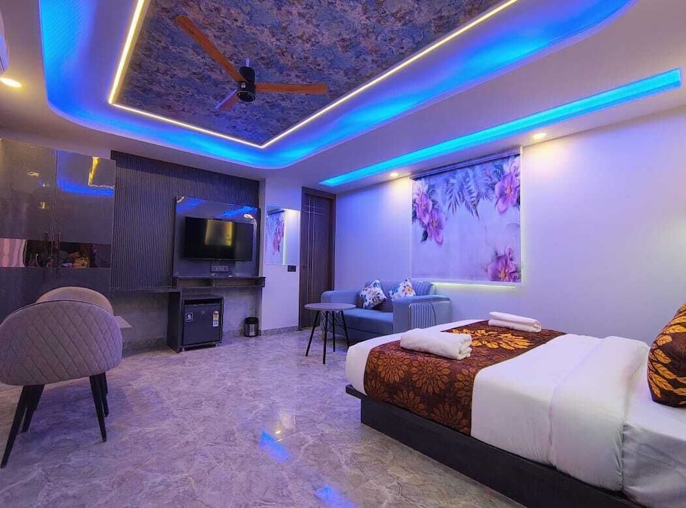 hotel armani suites delhi airport