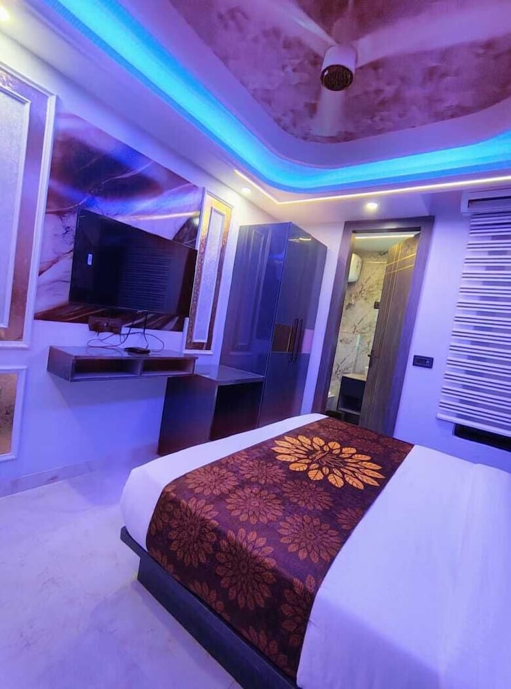 hotel armani suites delhi airport