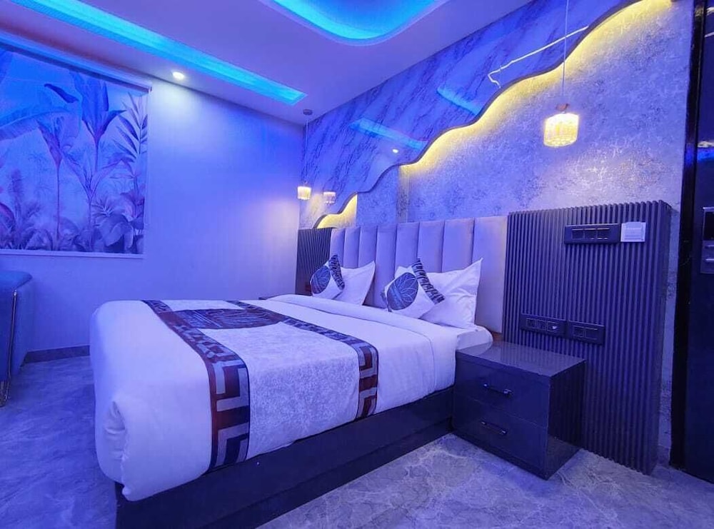 hotel armani suites delhi airport