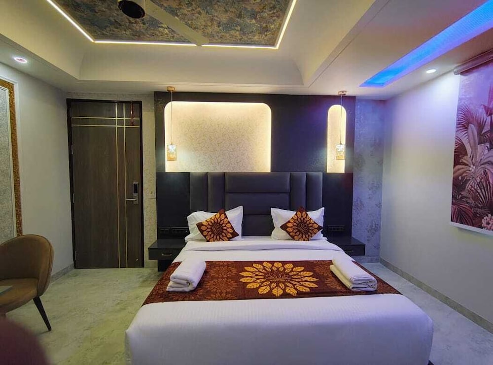 hotel armani suites delhi airport