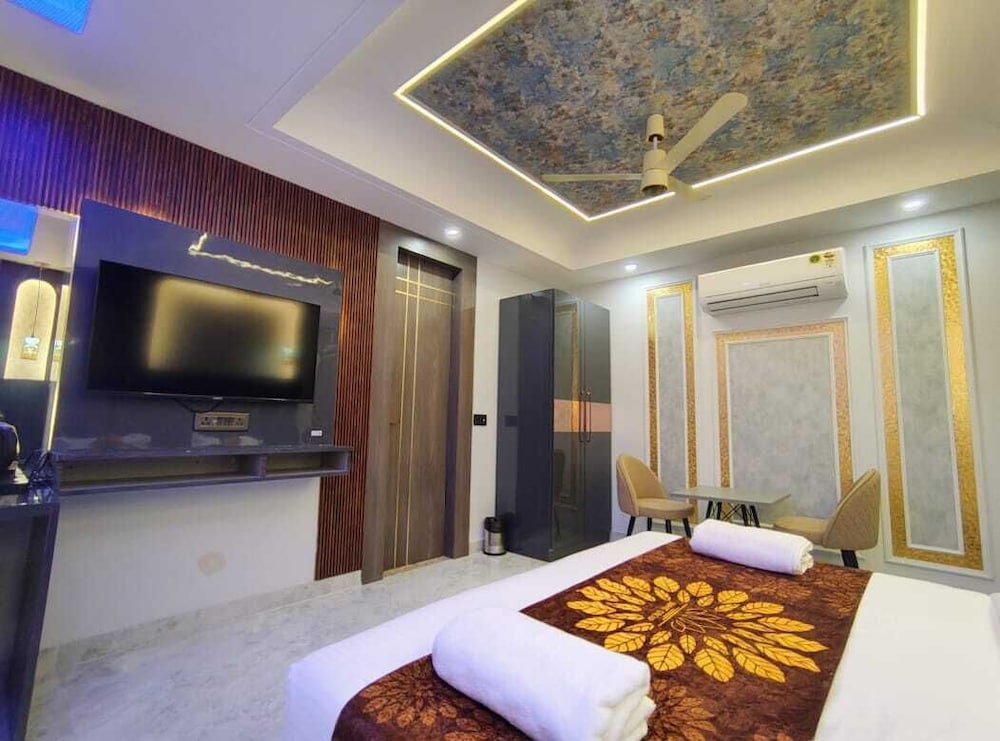 hotel armani suites delhi airport