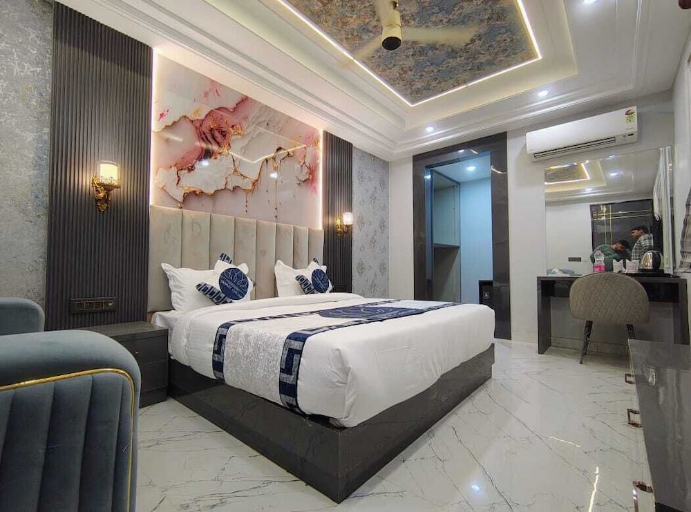 hotel armani suites delhi airport