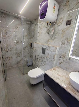 hotel armani suites delhi airport