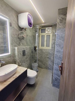 hotel armani suites delhi airport