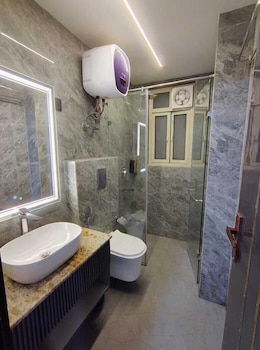 hotel armani suites delhi airport