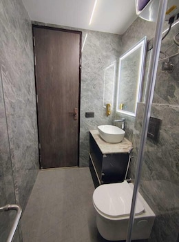 hotel armani suites delhi airport