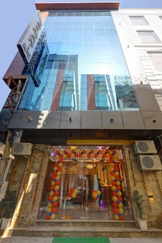 hotel armani suites delhi airport