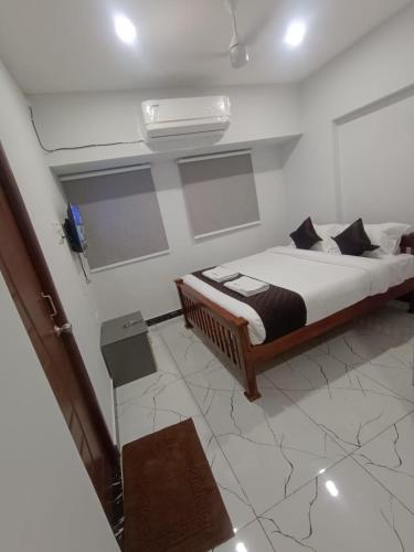 Royal Residency,,3 star