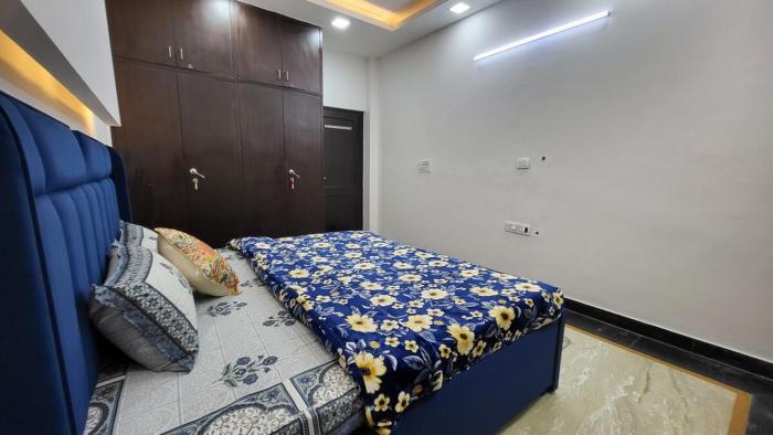 vacationbuddy 3 br home paschim vihar jwala heri